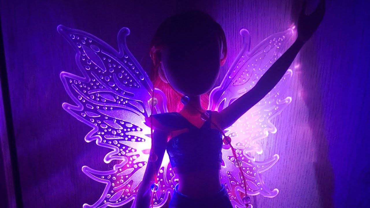 Winx: The Magic is Back, Bloom light up fairy doll unboxing