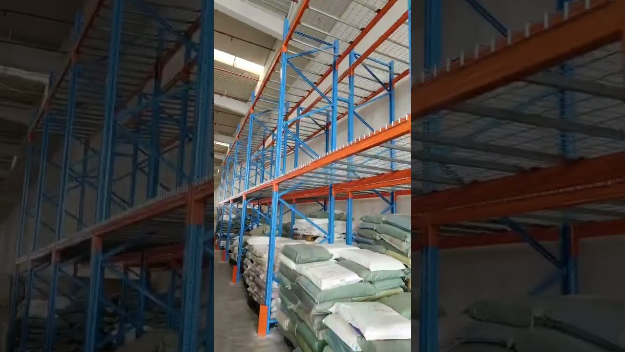 Beam racking with steel mesh decking