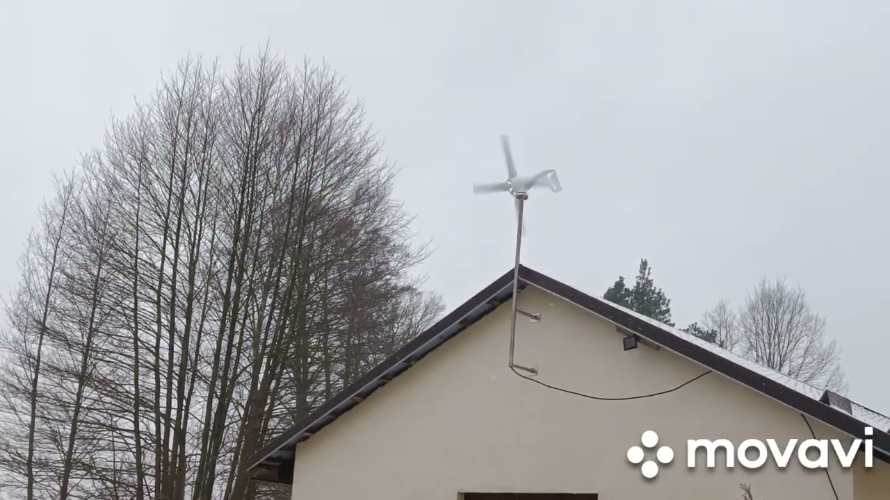Pomiar napięcia elektrycznego podczas pracy turbiny wiatrowej SMARAAD 12V 1000W - ładowanie 3aku.