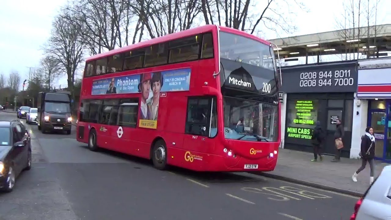 London Buses 2022-Raynes Park Station