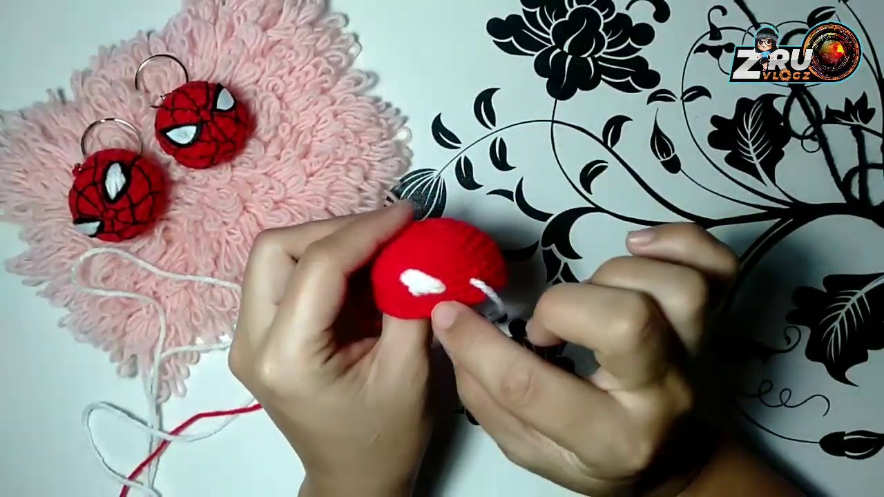 Amigurumi Spiderman Keychain