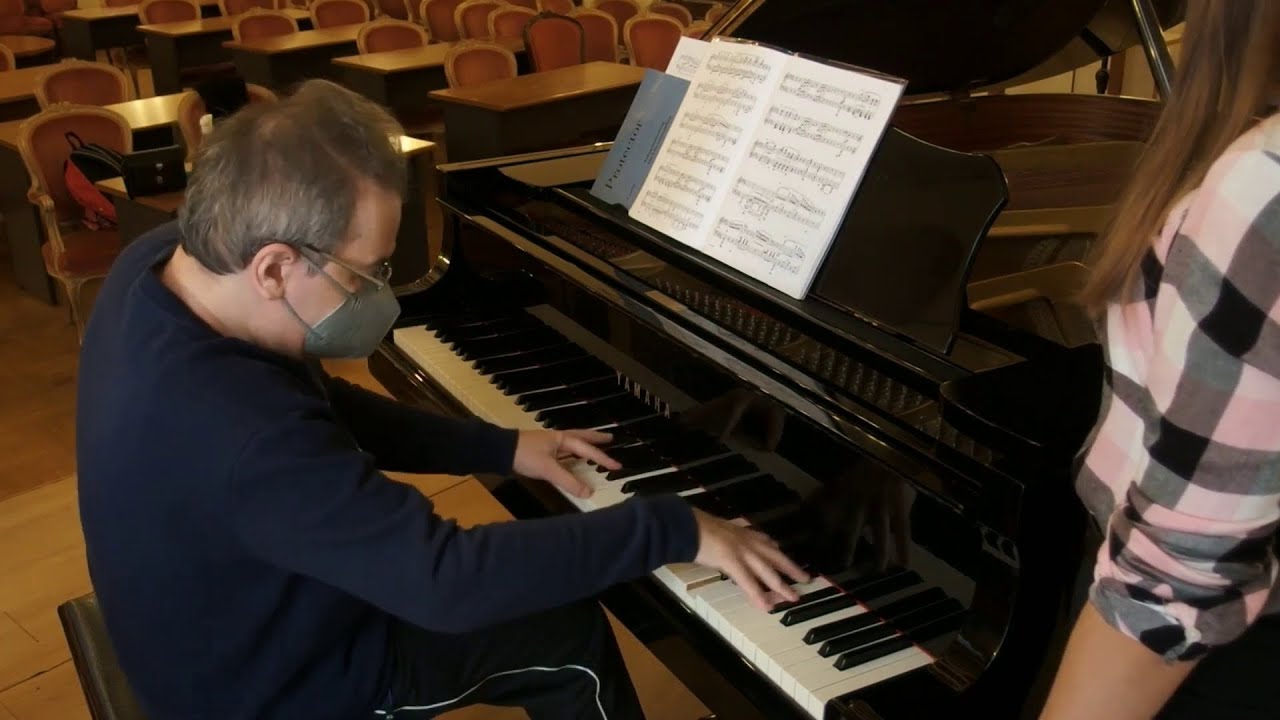 Dino Mastroyiannis is teaching Chopin's Scherzo No 2