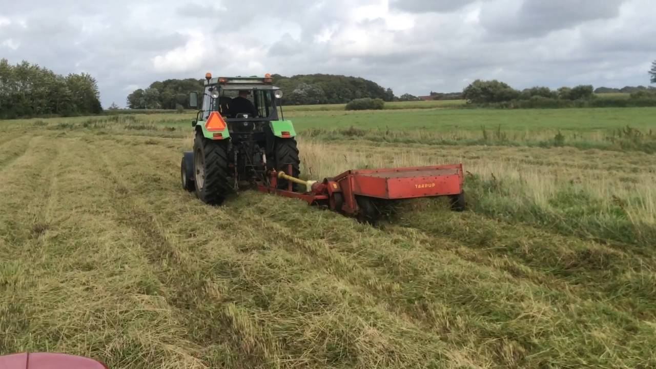 Deutz 3.70 med Taarup skb 1800 slåmaskine.