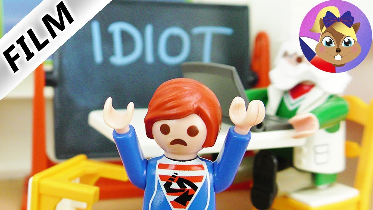 Playmobil příběh | Je Julian hlupák? | Test idiotů | Rodina Dvořákova