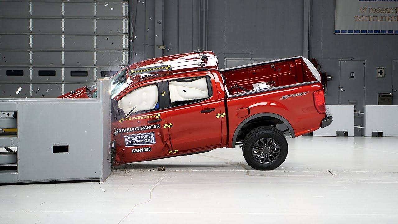 2019 Ford Ranger crew cab driver-side small overlap IIHS crash test