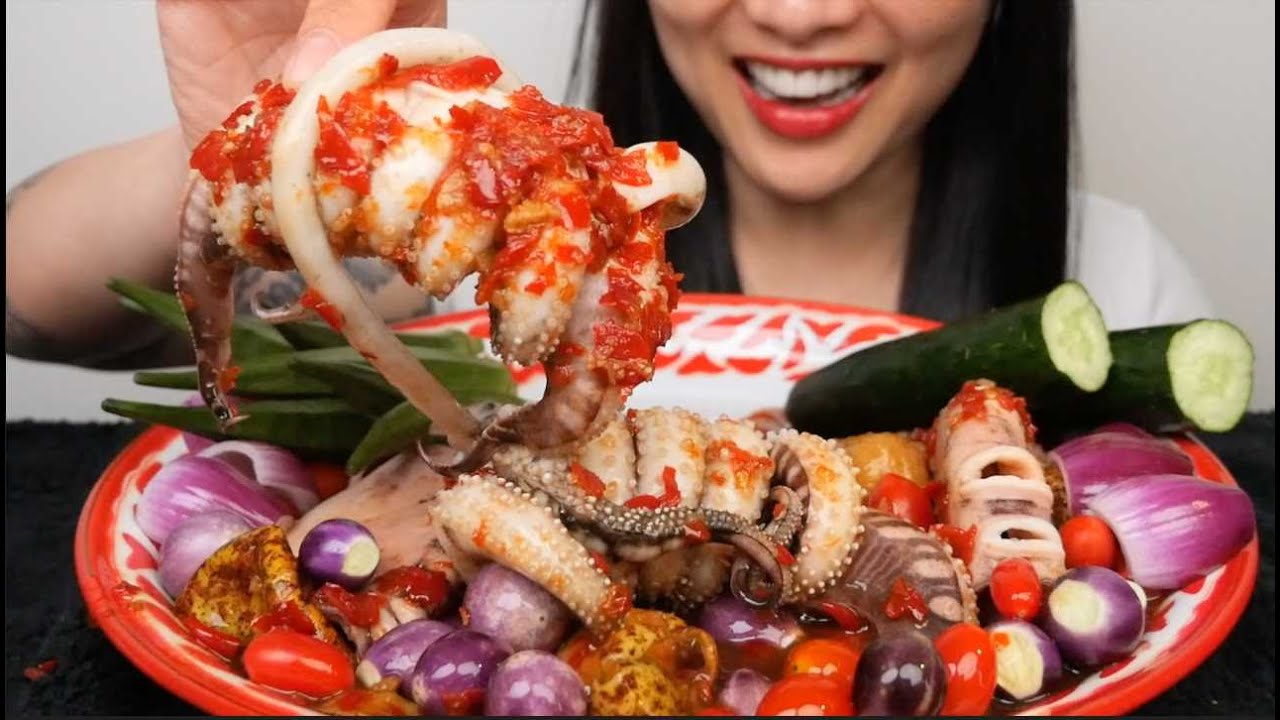 SPICY SQUID SALAD (ASMR EATING SOUNDS) NO TALKING | SAS-ASMR