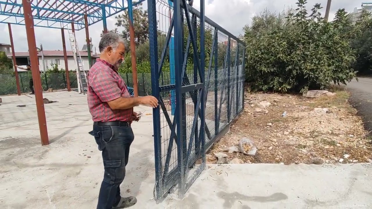 RAYLI KAPI UÇAN KAPI #raylıkapı #sürmekapı #bahçekapısı #kapı #çevre #çevreduvarı #sendeyap #inşaat