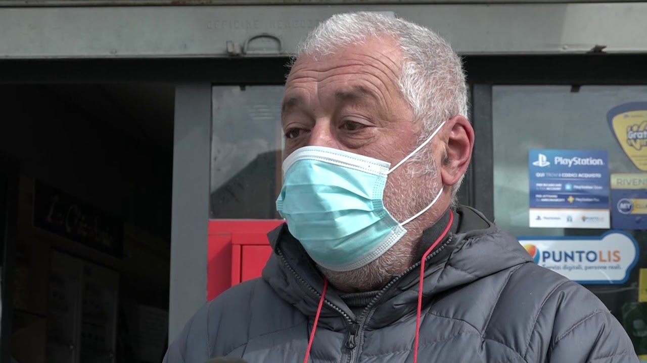 Arezzo. Notte di follia a Sant'Agostino: vandali devasta la piazza. La rabbia dei residenti