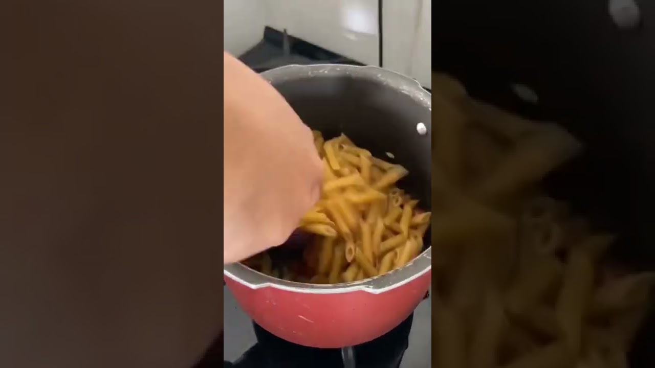 Receita Macarr&atilde;o de panela de press&atilde;o com creme de leite