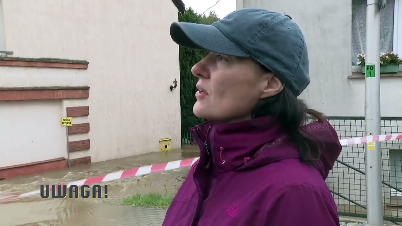 Zalany dom ,,Pod brzozą''. ,,Pożegnałam się, tego już nie ma'' (UWAGA! TVN)
