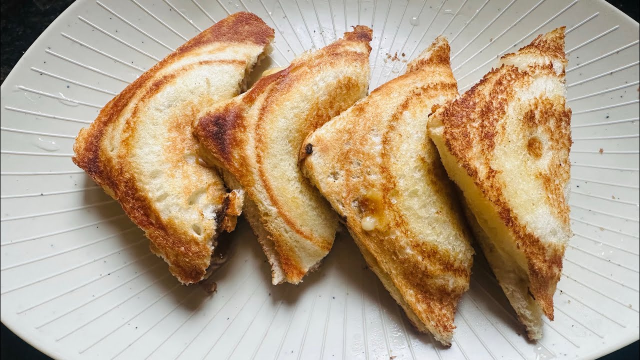 Cheesy Mushroom Sandwich | Caramelized Mushroom Onion Sandwich | Sandwich | Mushroom Sandwich Recipe
