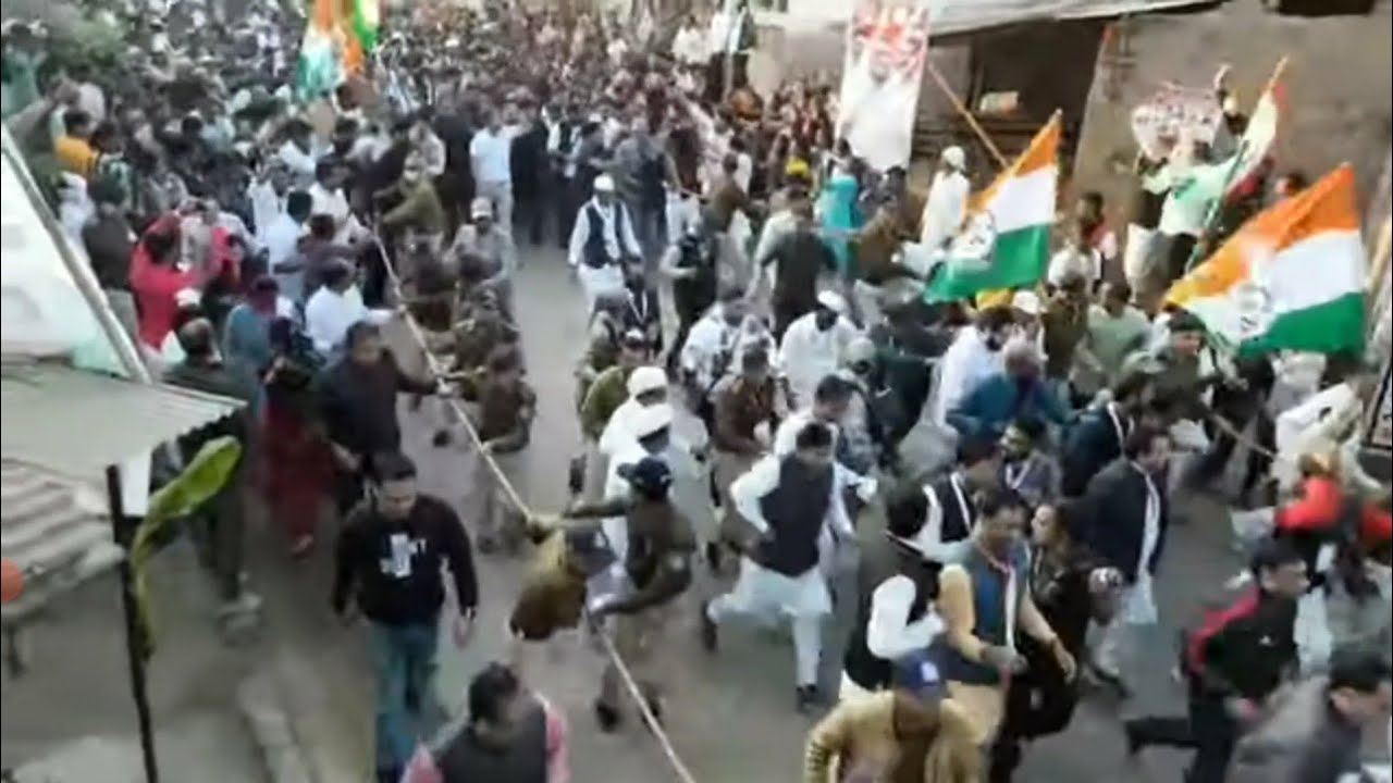 Most Popular Scene Bharat Jodo Yatra Public and Rahul Gandhi Walking Around Twenty On KM Par Day?