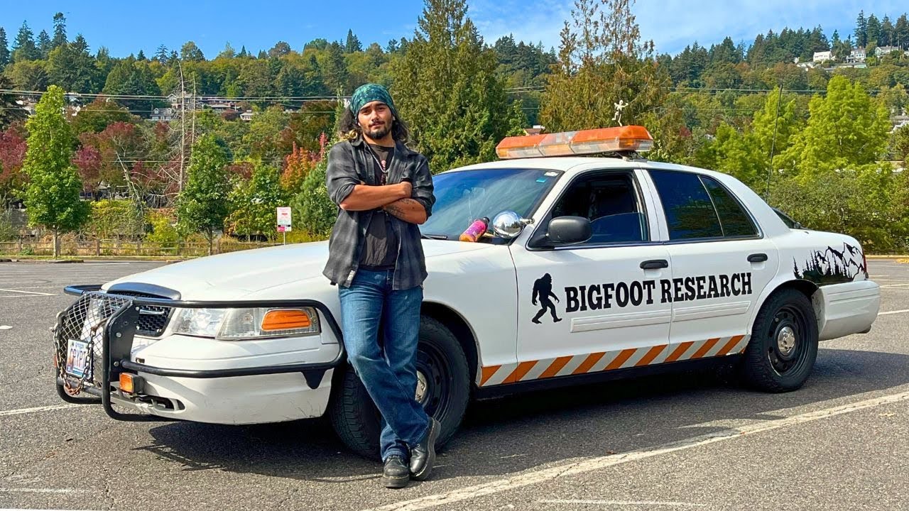 2011 FORD CROWN VICTORIA POLICE INTERCEPTOR BIGFOOT HUNTER