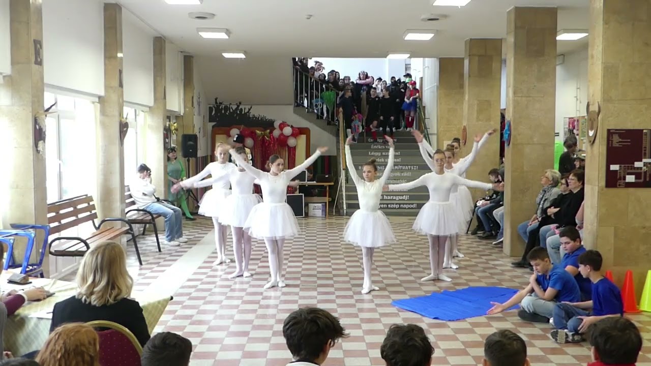 Felsős Farsang - 7.b : A hattyúk tava és paródia