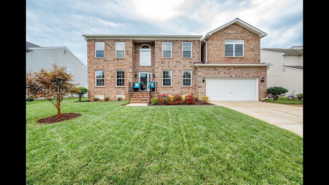 All brick home with 5 bedrooms, 3.5 bathrooms in Benjamins Landing of Hampton Virginia! MUST SEE!!