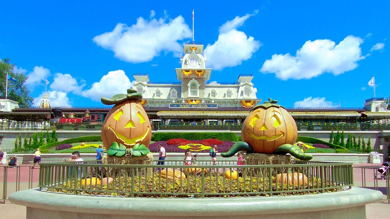 Magic Kingdom Halloween Decorations 2019 | Walt Disney World