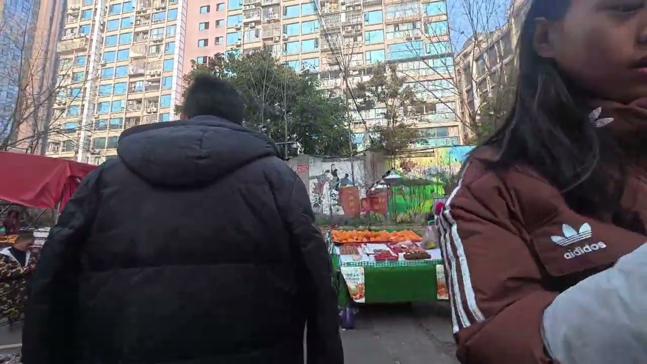 Exploring a predominantly Tibetan market area in Chengdu