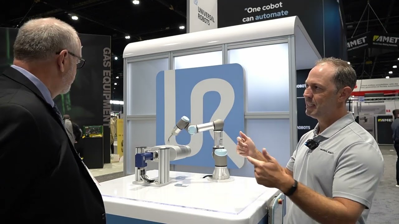 UR robot coordinated motion with servo at FABTECH 2023