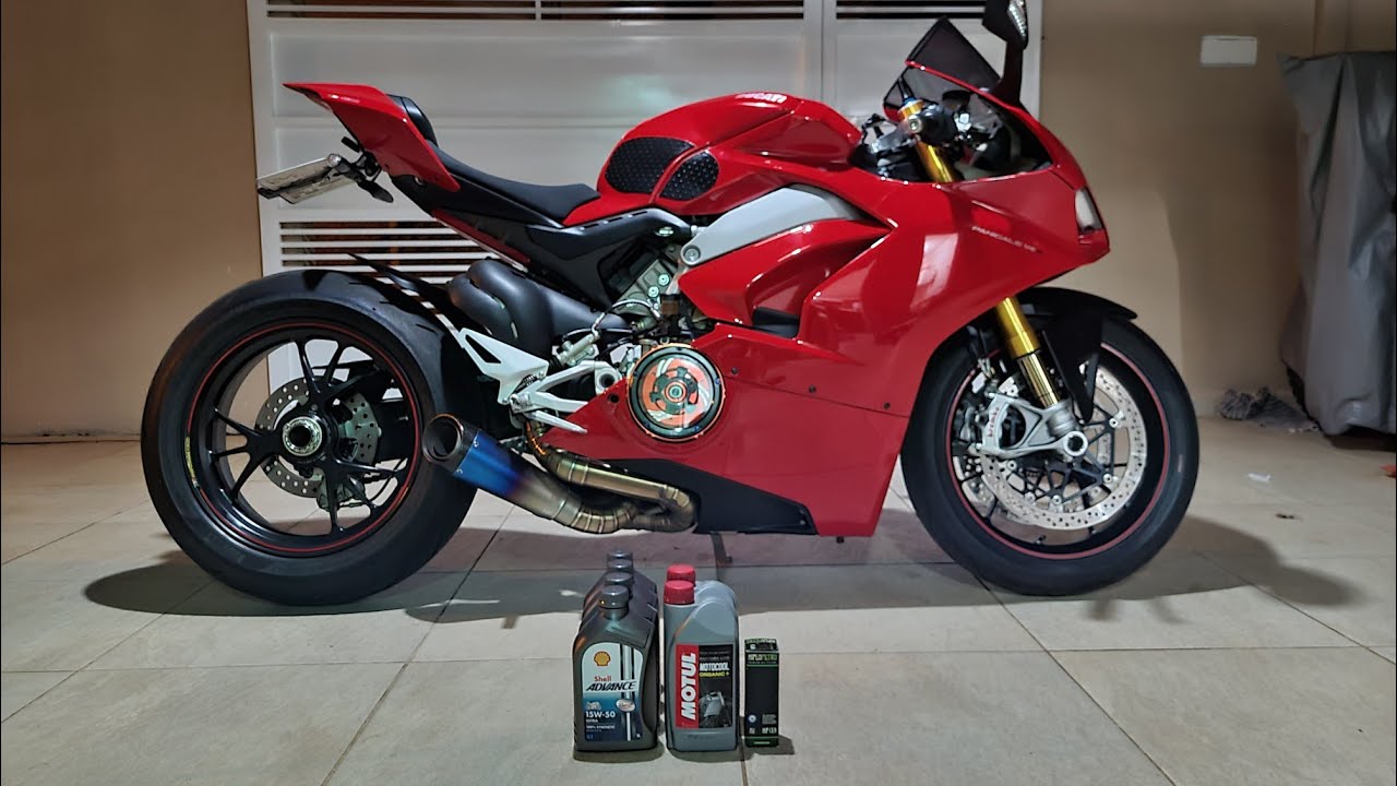 Revisão Ducati Panigale V4 S 2019 - Parte 1- Troca de óleo e filtro de óleo.