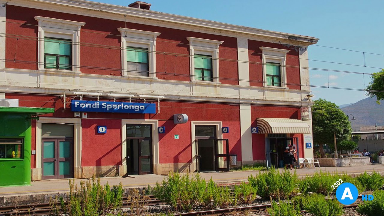 Annunci alla Stazione di Fondi-Sperlonga