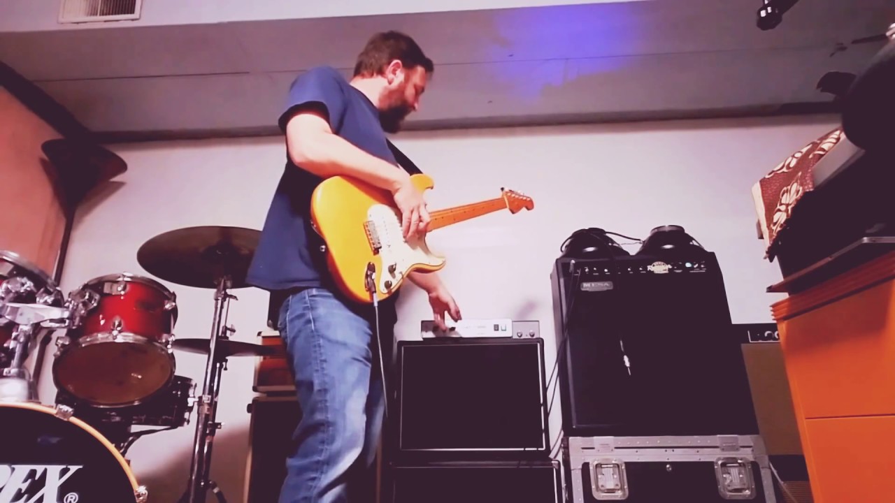 Mesa Blue Angel guitar/boost pedal/amp = CRUNCH!