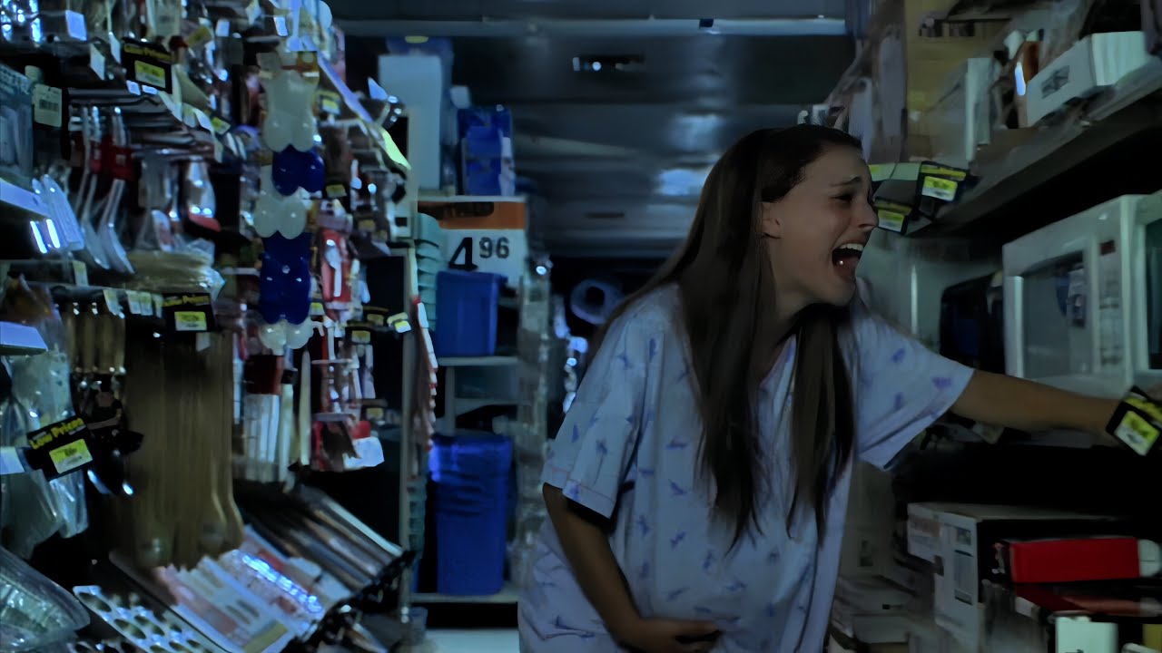 Homeless Teen Gives Birth On Supermarket Floor And Her Newborn Becomes National News Sensation