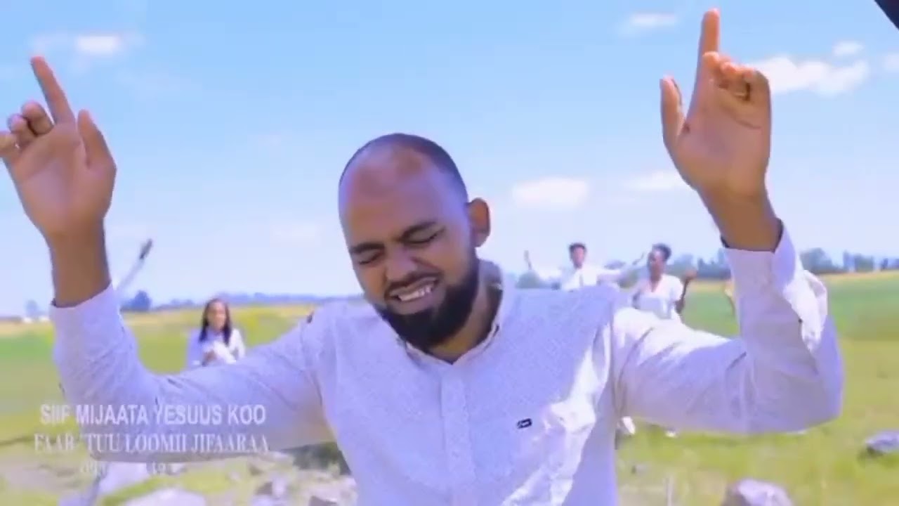 SINGER. LOMI JIFARA. SIIF   MIJATAA