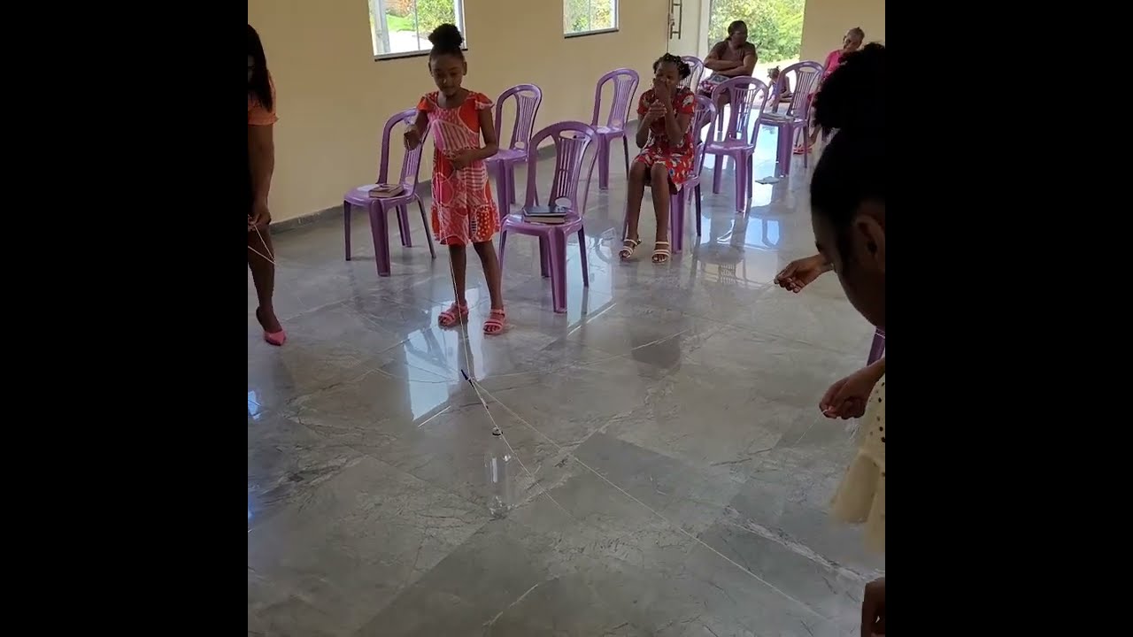 Dinâmica caneta na garrafa