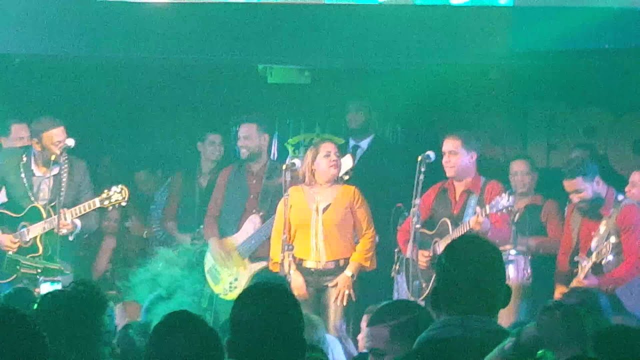 Anthony Santos - popurri en vivo