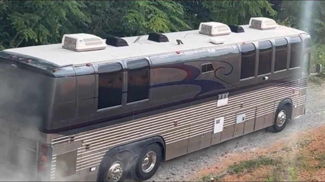 Nearly 50yr old Prevost gets inspection before road trip to Alaska