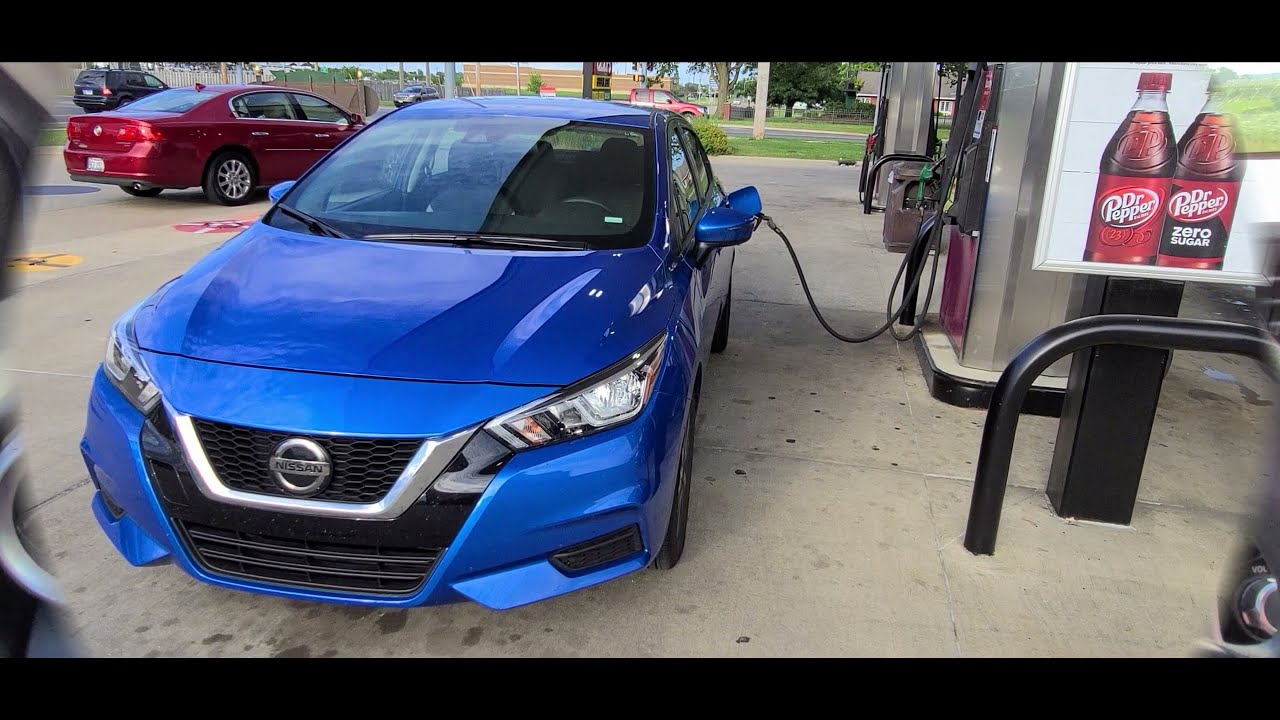 Lincoln Town Car Guy Goes on 200+ Miles Road Trip in 2021 Nissan Versa SV from Enterprise Rent a Car