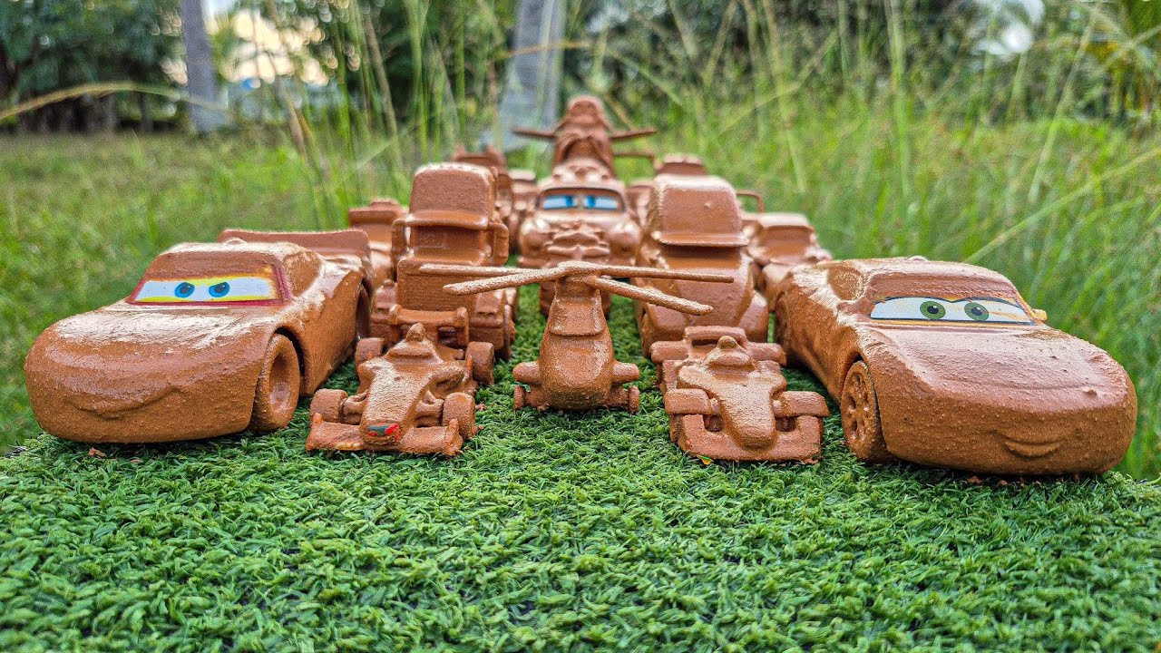 Clean up muddy minicars & disney car convoys! Play in the garden