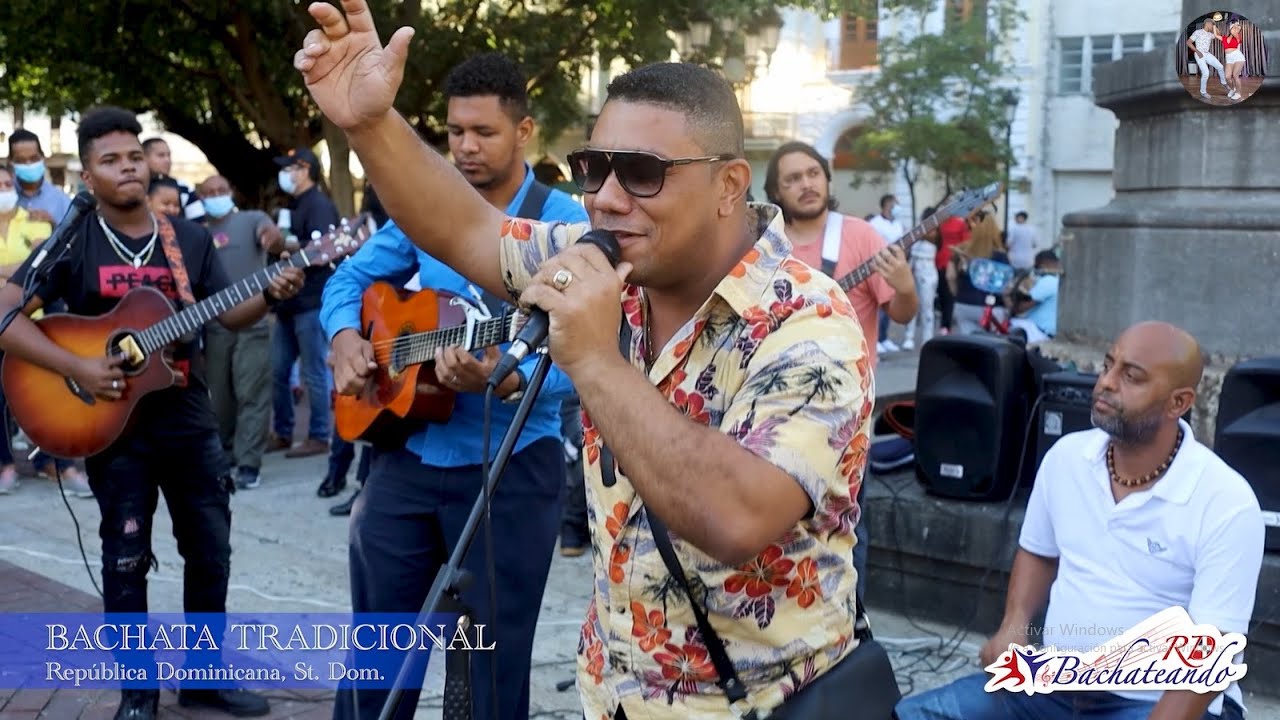 ✔️ MUSICOS de BACHATA, CANTANDO y BAILANDO 🕺💃 Noel C. en República Dominicana Zona Colonial St. Dom.