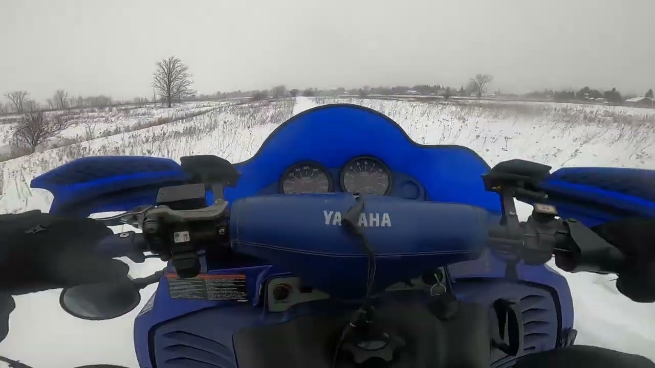 Snowmobile - Riding my 2000 Yamaha sxr600