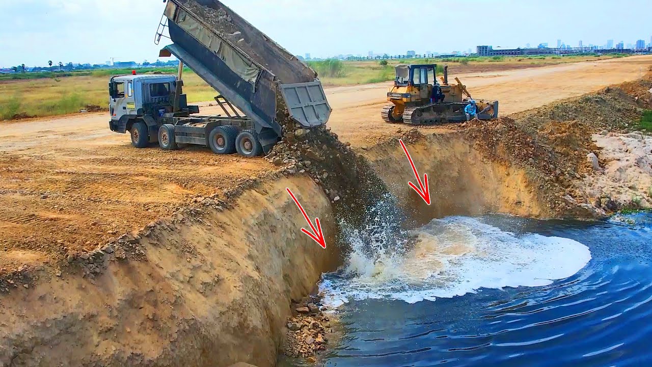 WOW!! Skill Driver Operator Bulldozer KOMATSU D58P Push Stone Into Water, Dump Truck 25Ton Unloading