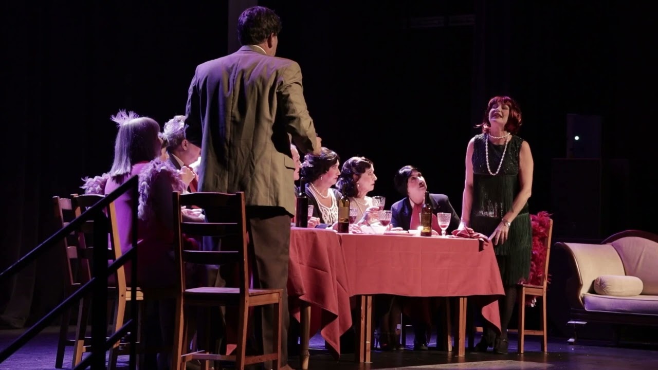 TEATRO AL ALBA - LA BODA DE LOS PEQUEÑOS BURGUESES RESUMEN LARGO