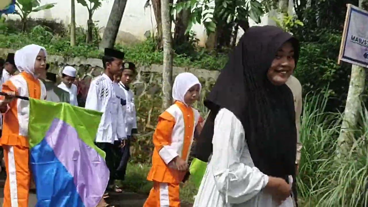 Kegiatan pawai anak SDN tempursari 02 Kedungjajang menyambut hari bulan suci rhamadan tahun 2026
