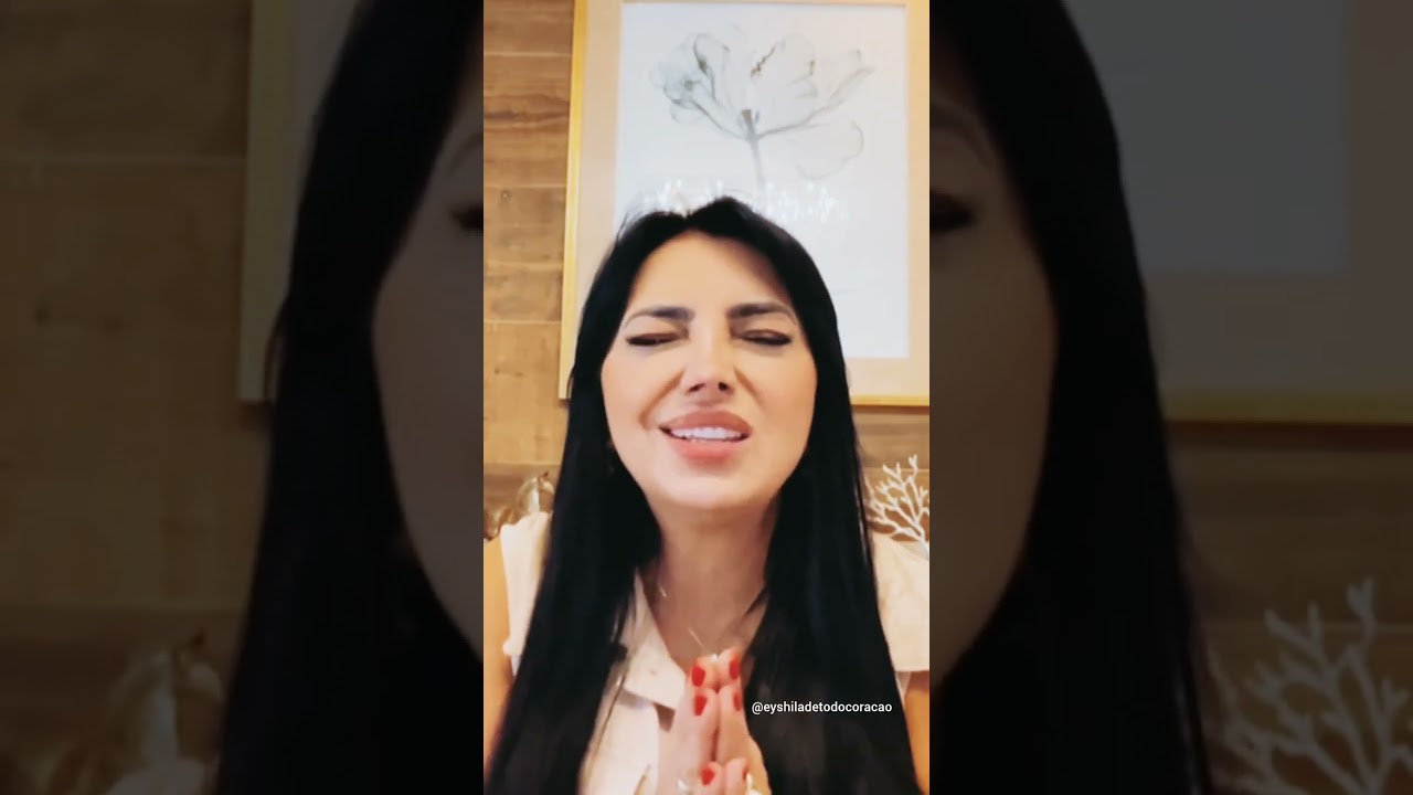 Eyshila fala com Deus em Oração