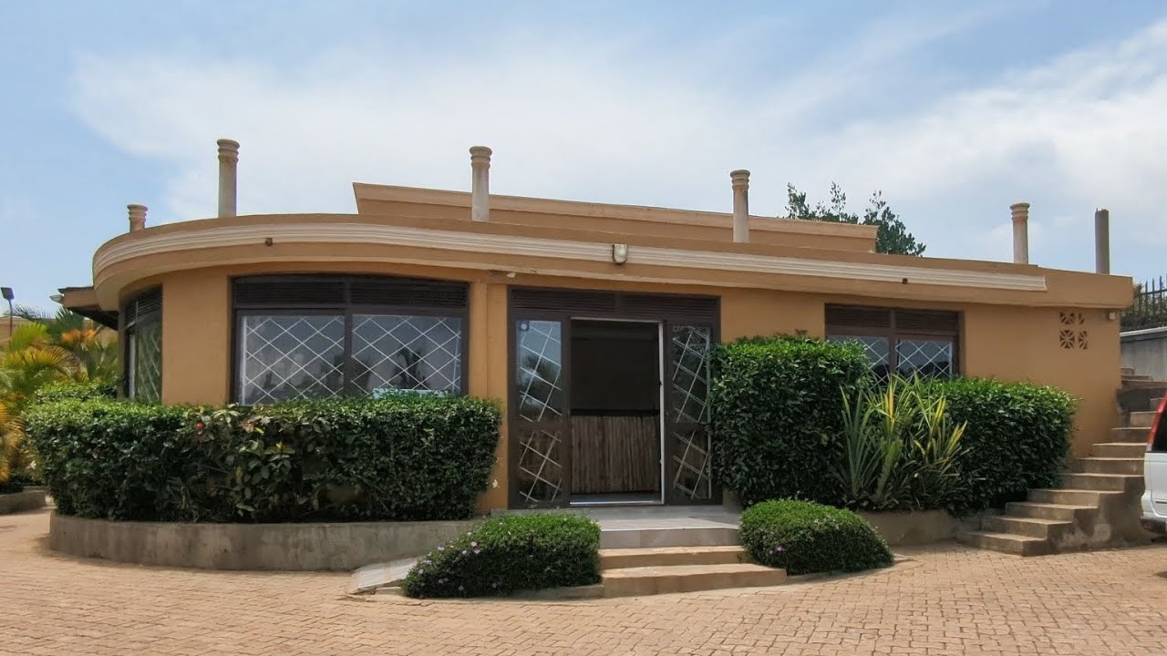 Must Visit in Uganda Entebbe 🇺🇬 African Roots Guest House Review #uganda #entebbe 