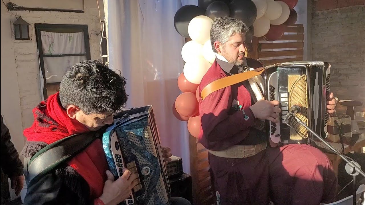 Jorgito Suarez junto a Esteban Farias. Enganchados de Chamamé bien Maceta!!