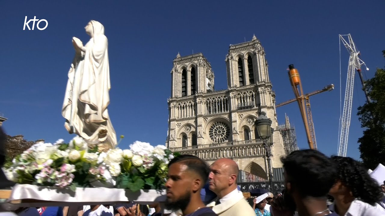 Notre-Dame : en procession avec Marie