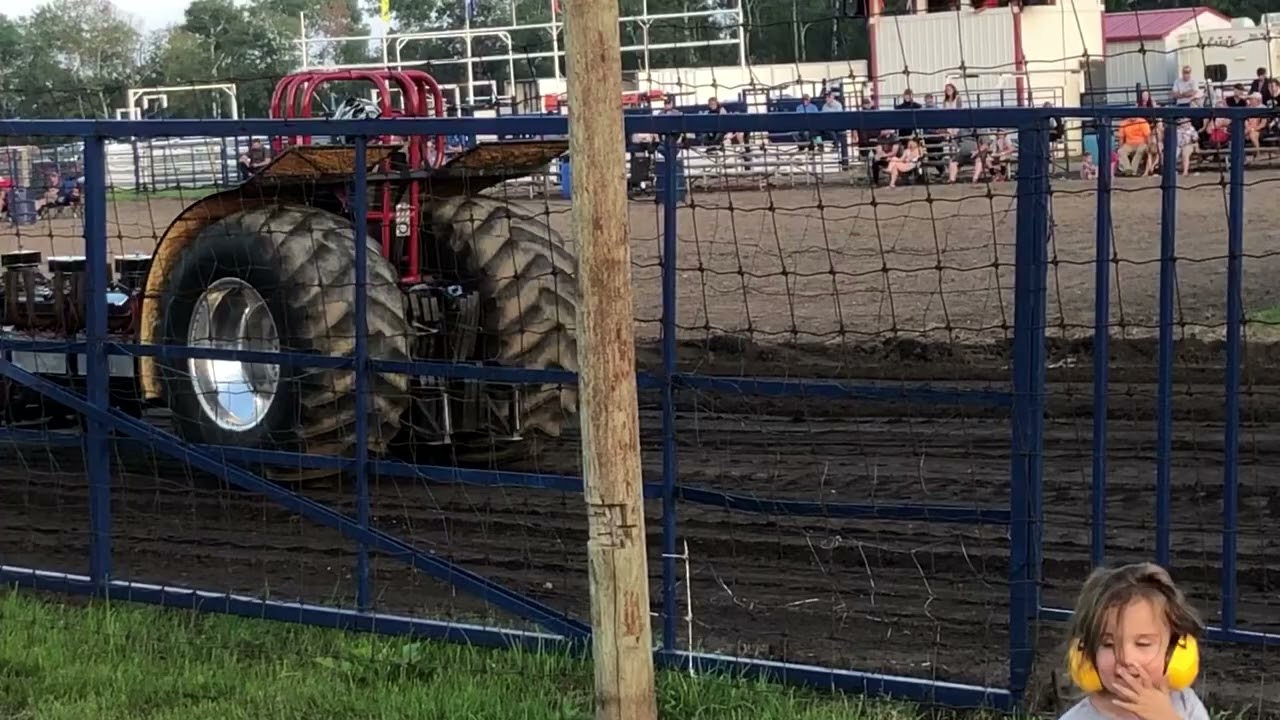 Teulon, Manitoba 🇨🇦 Tractor 🚜 Pulls (4)