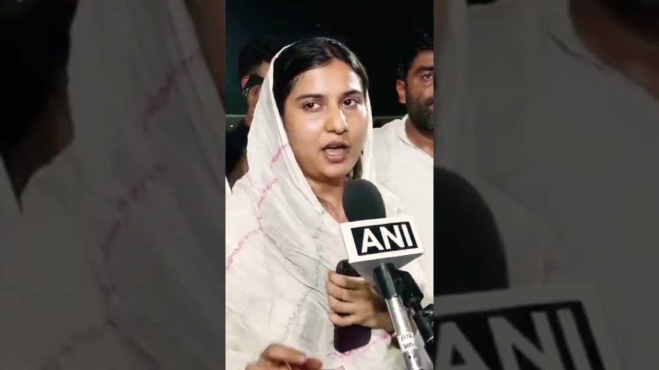 #iqrahasan #samajwadiparty #cockroachjantaparty #sonamwangchuk #cjpprotest #akhileshyadav #shorts
