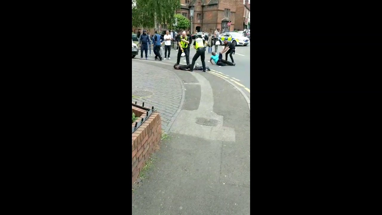 Police Almost Taser Arrested Criminal UK Grime News 2018 June Roadtube - Crime in UK