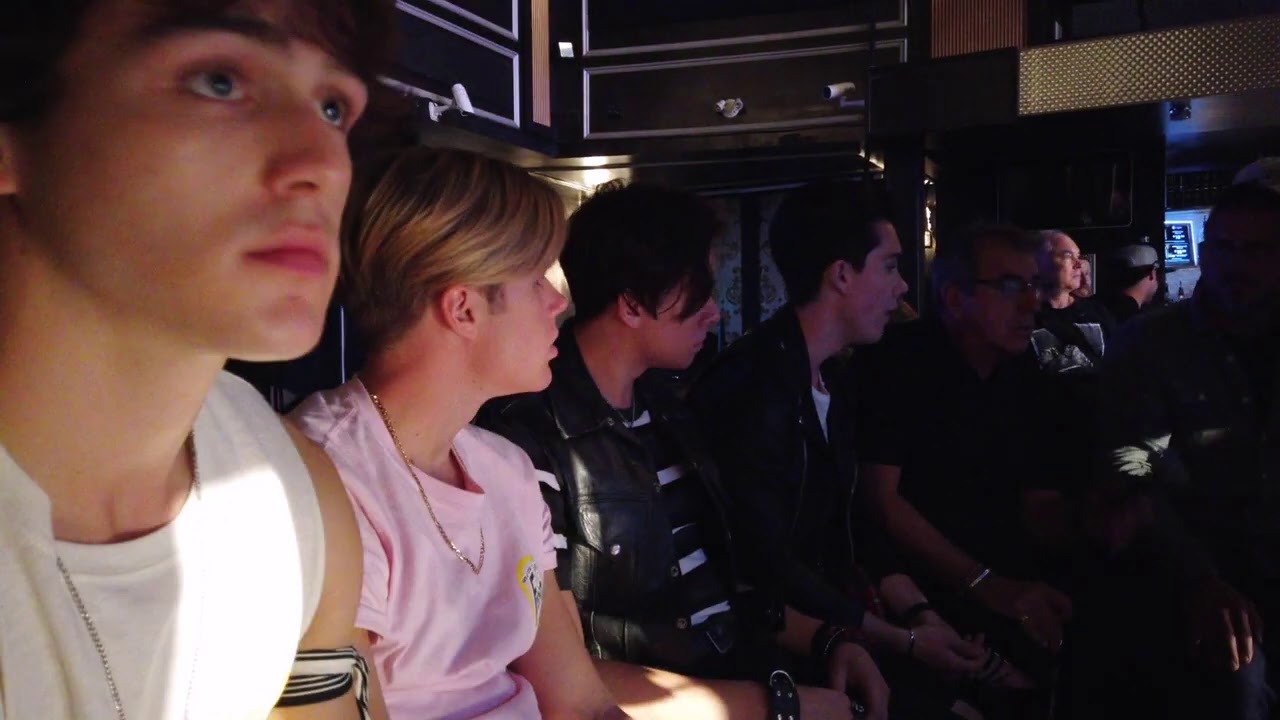 Julie and the Phantoms BTS | The Band Meeting