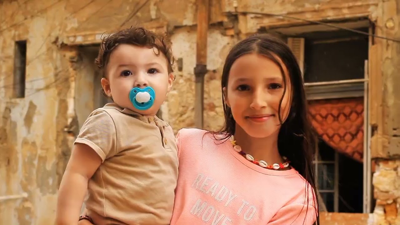 Houari saber clip officiel.أنا الوهراني .2025.هواري صابر ..
