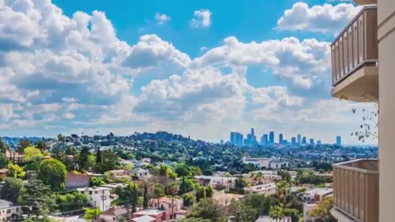 Bright and Open Condo with Fantastic Skyline Views