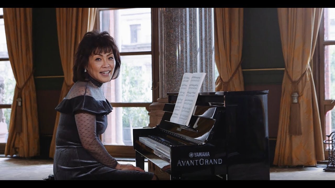 Noriko Ogawa piano lesson on Mozart's Rondo Alla Turca