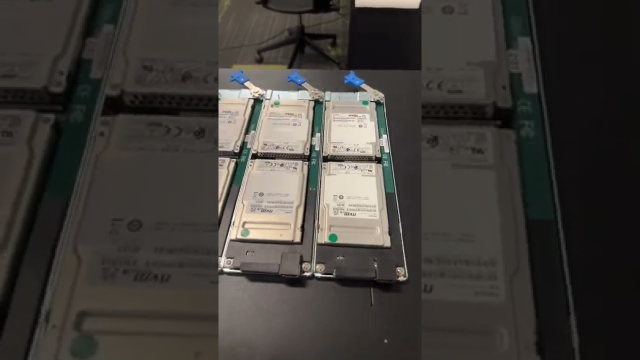 Kioxia FL6 SCM SSDs. VAST Data uses eight SCM drives in their new Ceres Data Nodes.