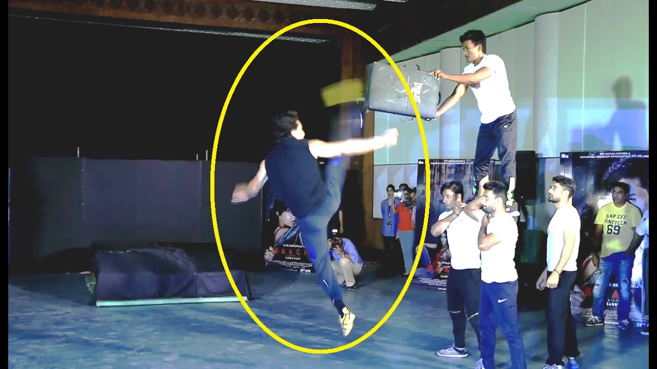 Tiger Shroff performs AMAZING DANGEROUS Action Stunts for BAAGHI. (No Audio)